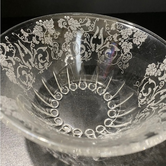 Vintage Etched Glass Bowl, Mayonnaise Bowl, Grapes/Leaf, Florentine Pattern - Picture 7 of 8